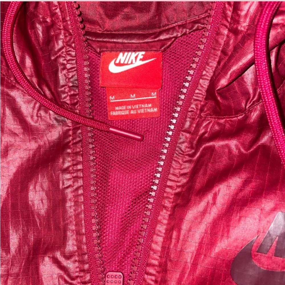 Nike Women's Two-Tone Red windbreaker - Picture 3 of 3